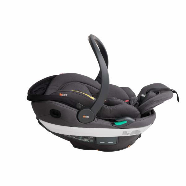 Babyschale mit Liegeposition